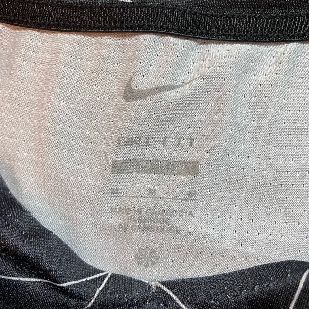Nike DRI-FIT Slim Fit Short Sleeve Long Geometric Black Top, Size M - Picture 4 of 7